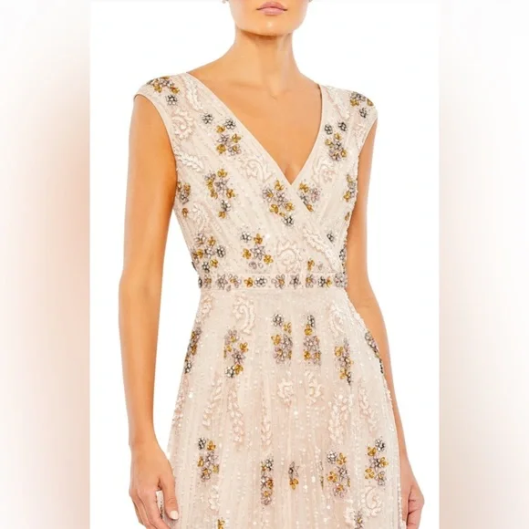 NWT MAC DUGGAL Cap Sleeve Embellished Gown - Picture 3 of 9